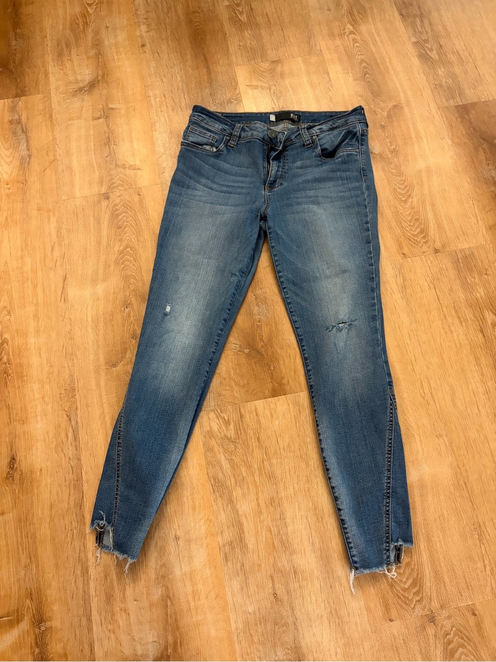 Kut from the Kloth Medium Blue Skinny Jeans with Distressed Ankles